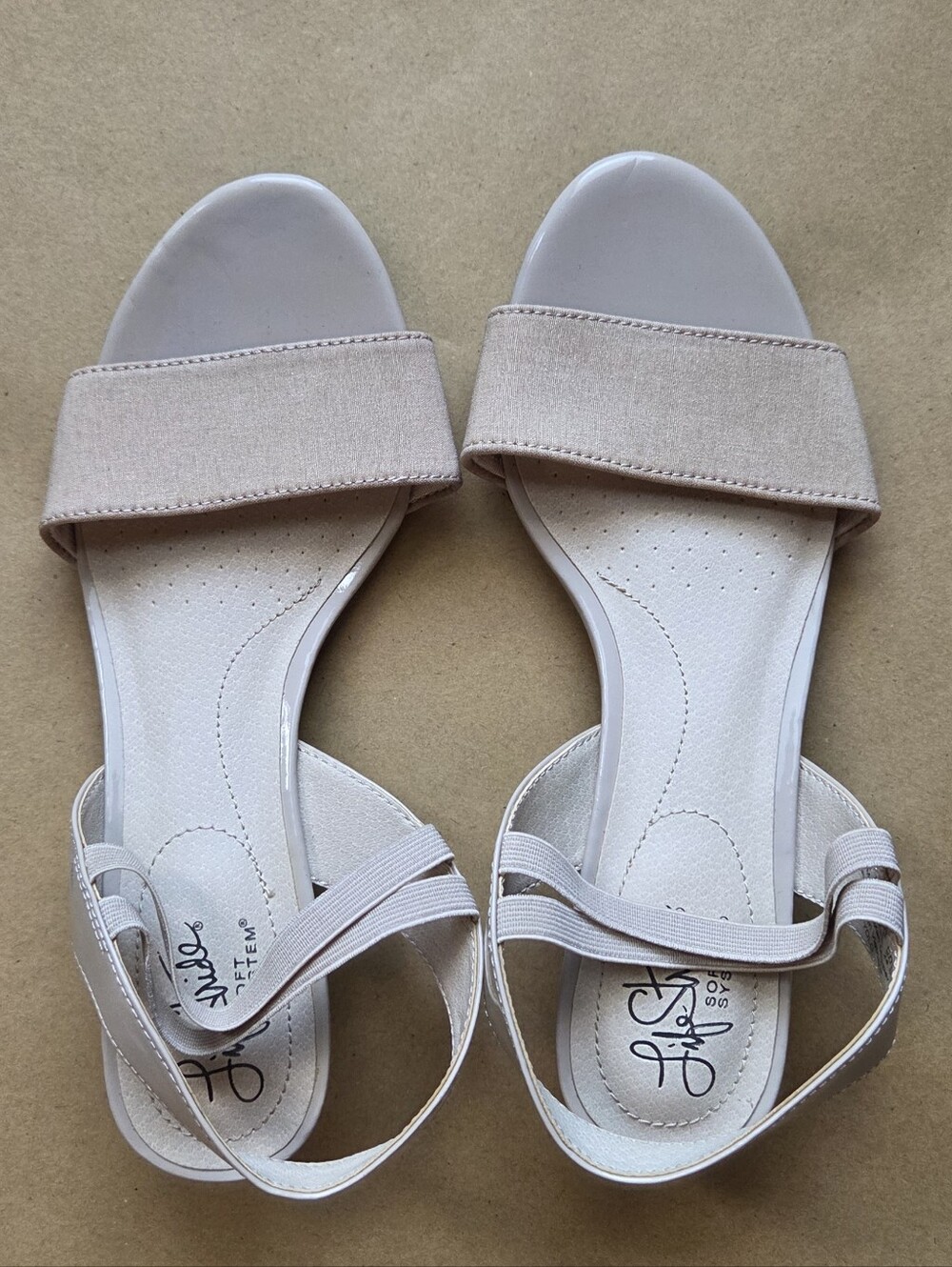 LifeStride Soft System Sandals, Elastic Strappy Detail Size 7.5M